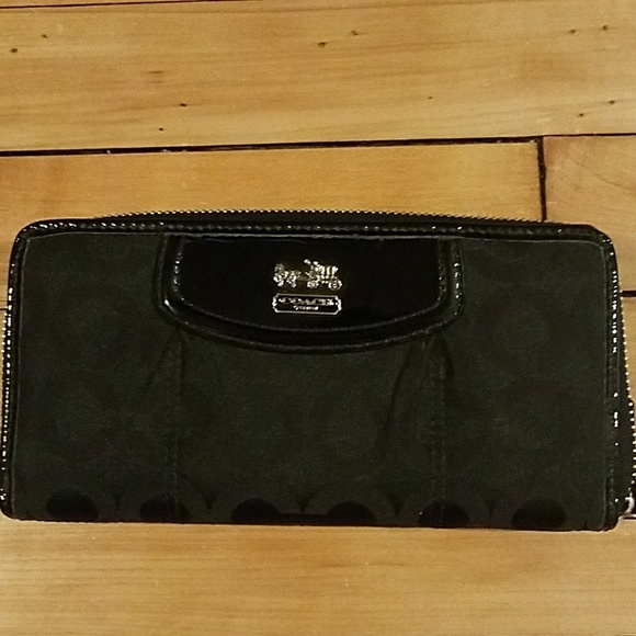 Coach Handbags - Coach Wallet